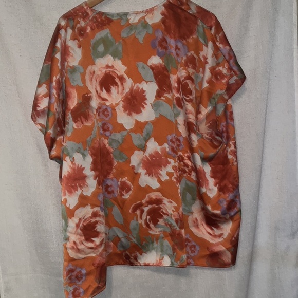 Entro Floral Flowy Blouse Size Large - Picture 4 of 5
